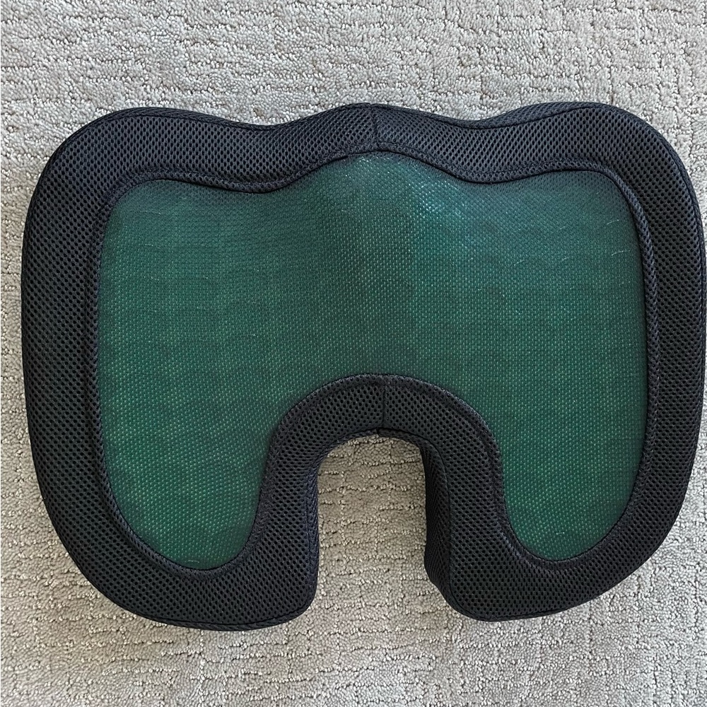 Amazon Basics Gel Enhanced Memory Foam Seat Cushion for Office Chair, Black